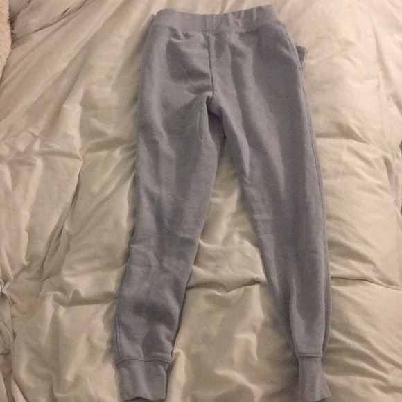 Gray soft kids medium under armour or sweat pants - Picture 5 of 5